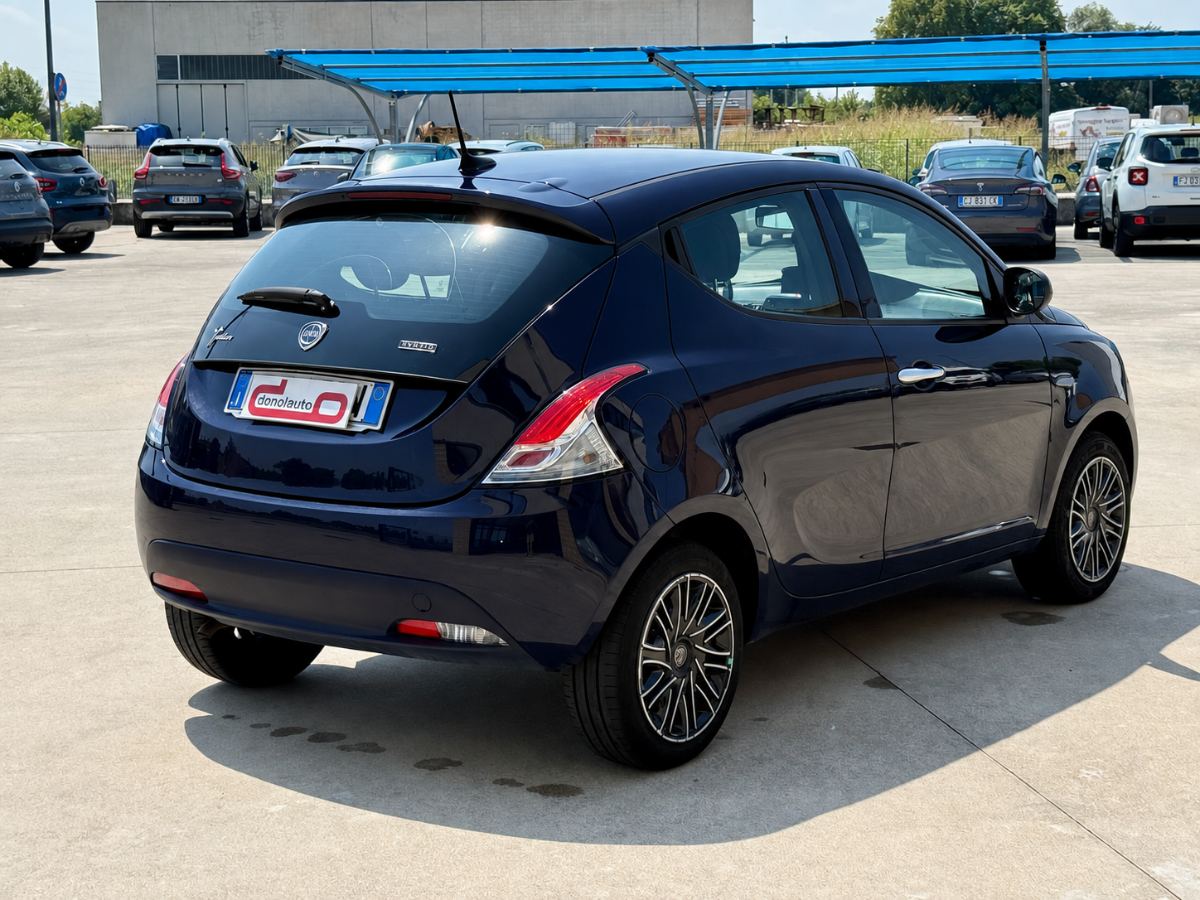 LANCIA YPSILON 1.0 HYBRID 70CV GOLD MY21 2021 usata — foto 4