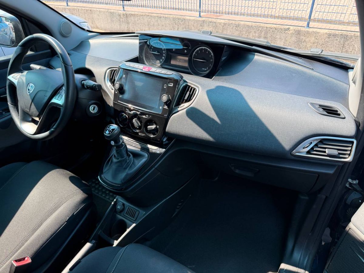 LANCIA YPSILON 1.0 HYBRID 70CV GOLD MY21 2021 usata — foto 11