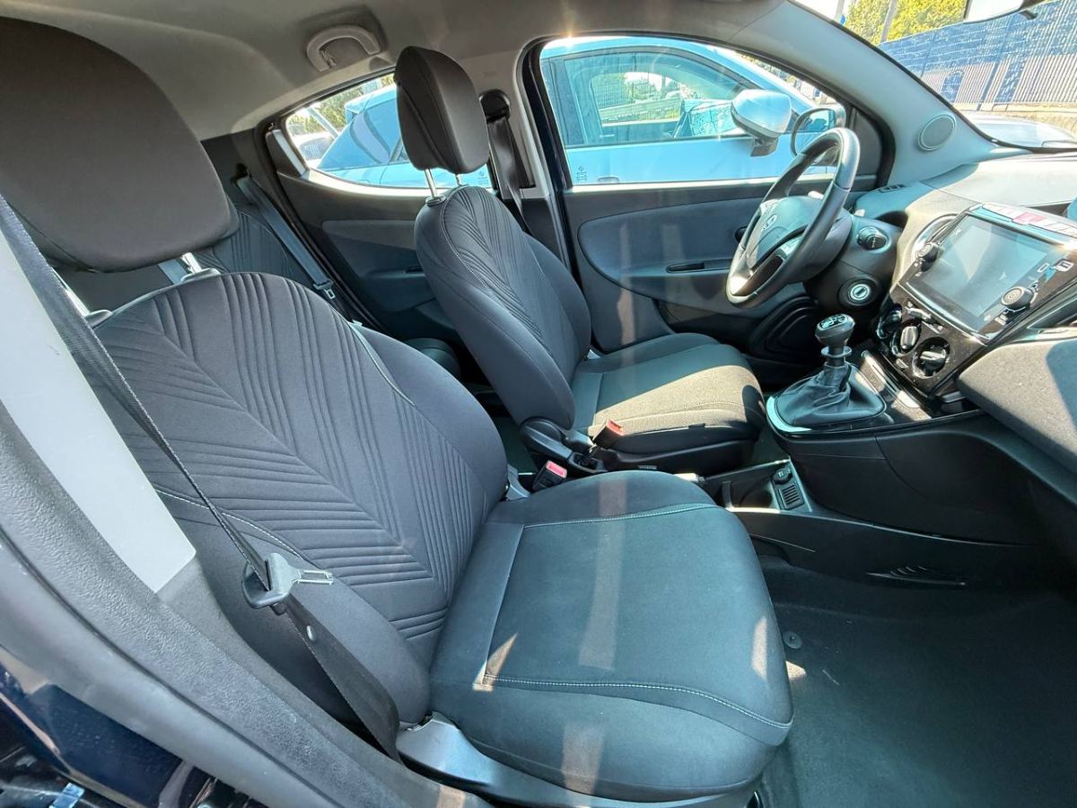 LANCIA YPSILON 1.0 HYBRID 70CV GOLD MY21 2021 usata — foto 12