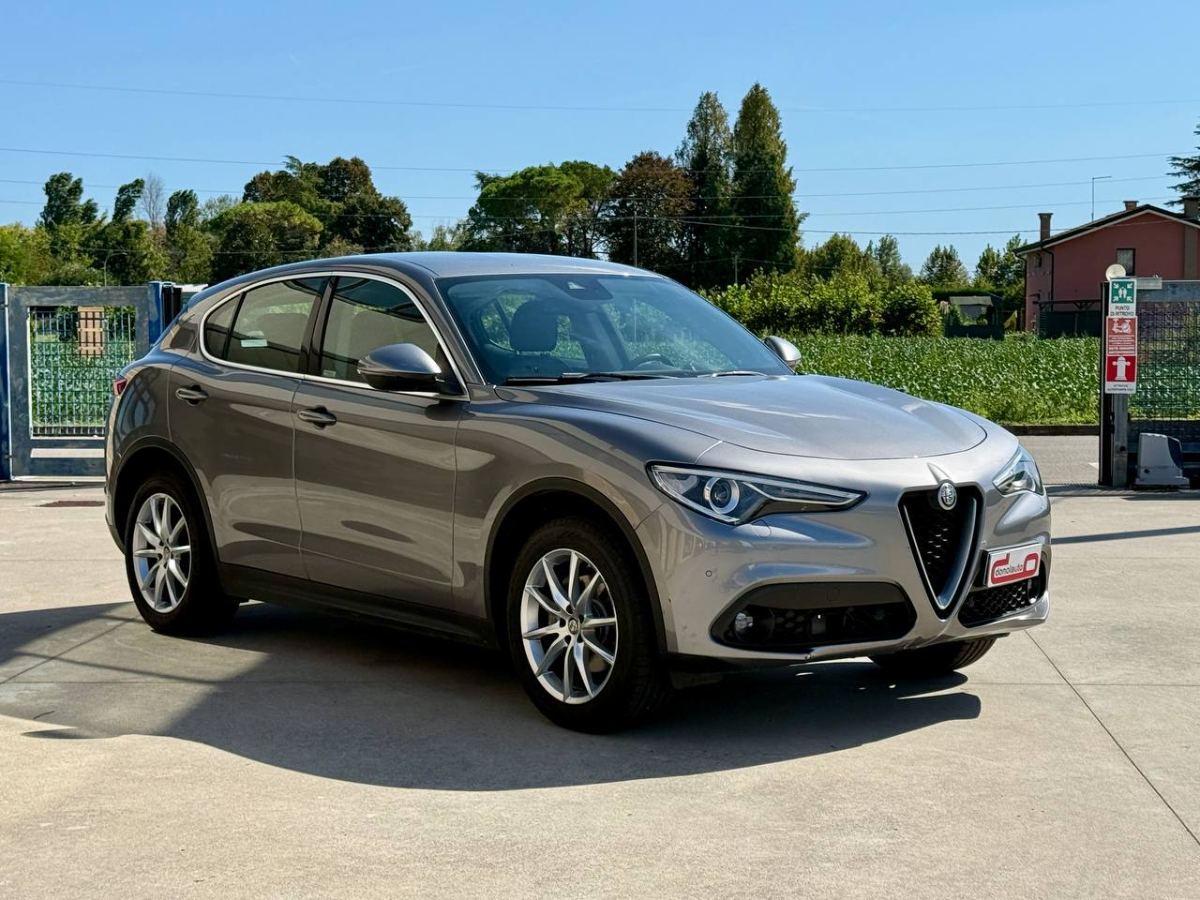 ALFA ROMEO STELVIO Q4 2.2 210CV AT8 EXECUTIVE 2017 usata — foto 1