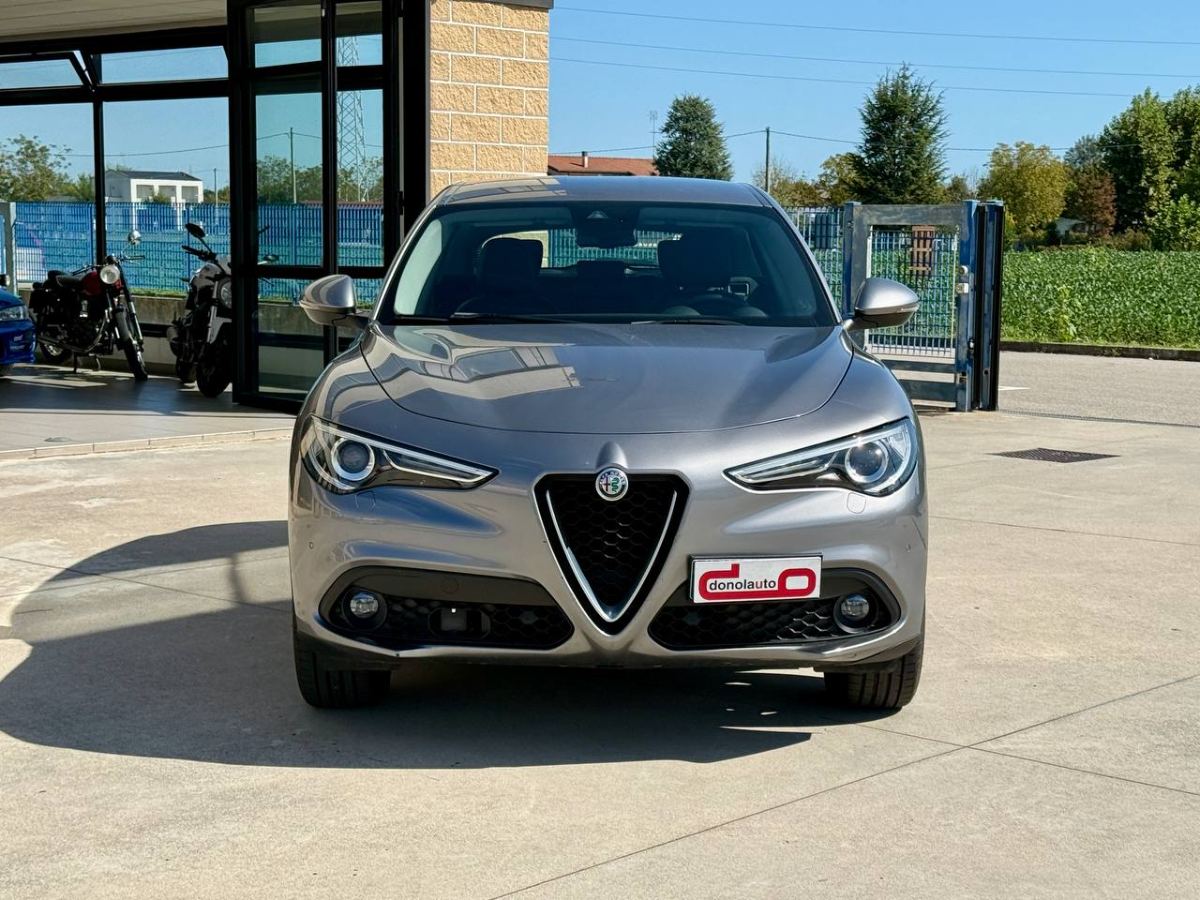 ALFA ROMEO STELVIO Q4 2.2 210CV AT8 EXECUTIVE 2017 usata — foto 2