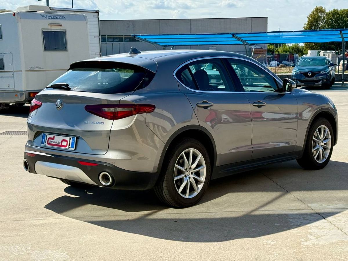 ALFA ROMEO STELVIO Q4 2.2 210CV AT8 EXECUTIVE 2017 usata — foto 6