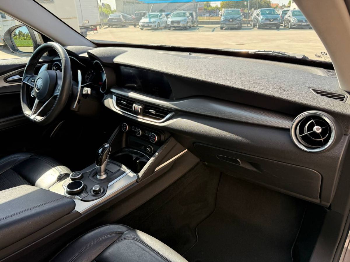 ALFA ROMEO STELVIO Q4 2.2 210CV AT8 EXECUTIVE 2017 usata — foto 13