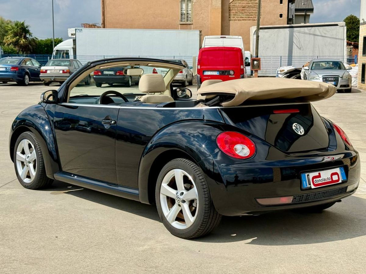 VOLKSWAGEN NEW BEETLE CABRIO 1.6 2006 usata — foto 4