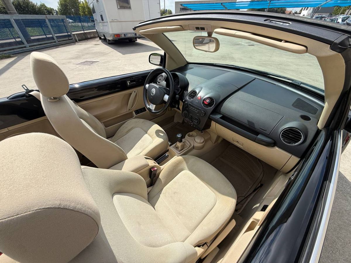 VOLKSWAGEN NEW BEETLE CABRIO 1.6 2006 usata — foto 9