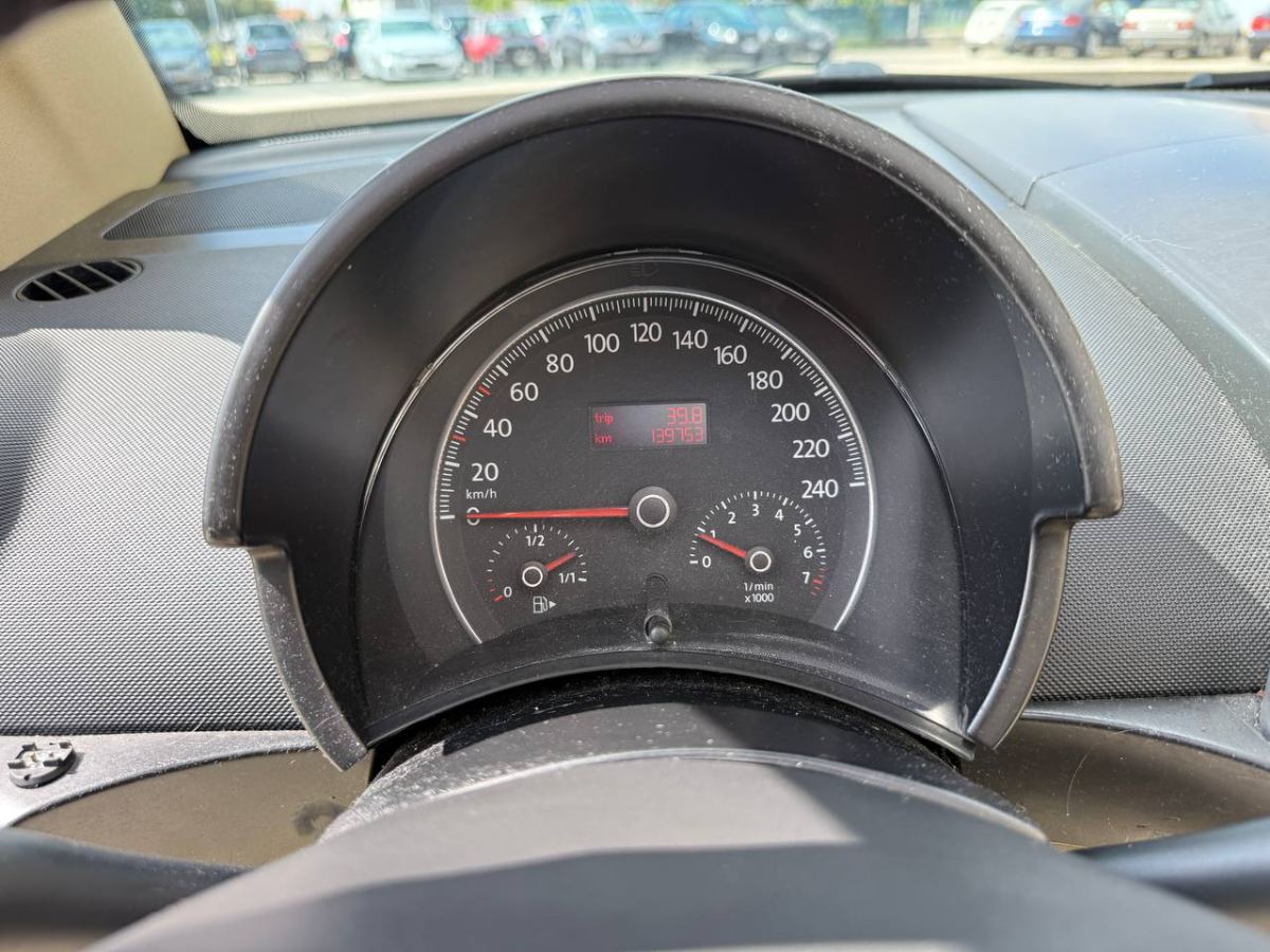 VOLKSWAGEN NEW BEETLE CABRIO 1.6 2006 usata — foto 10