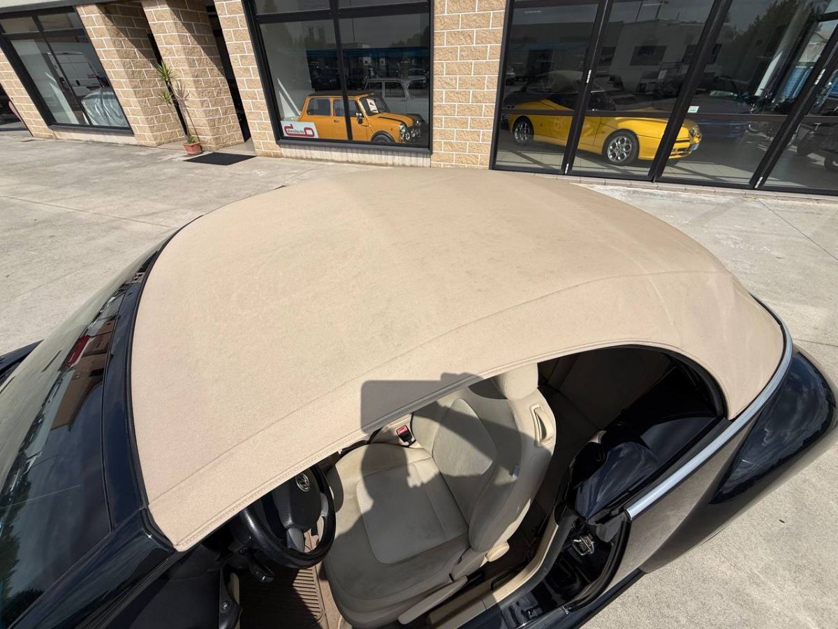 VOLKSWAGEN NEW BEETLE CABRIO 1.6 2006 usata — foto 13