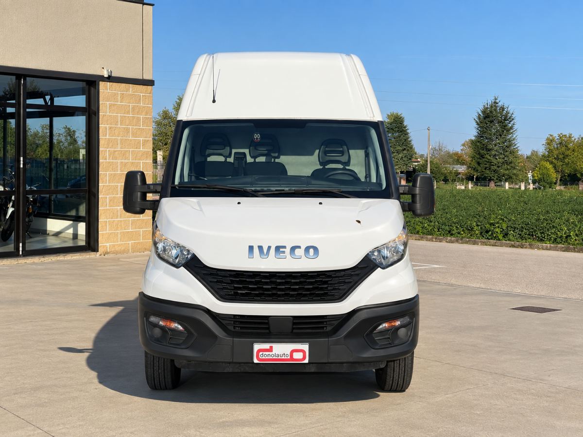 IVECO DAILY 35C16 2.3 156CV L4H3 2019 usata — foto 2