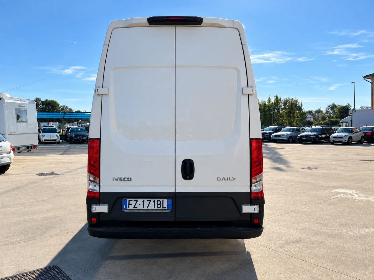 IVECO DAILY 35C16 2.3 156CV L4H3 2019 usata — foto 5