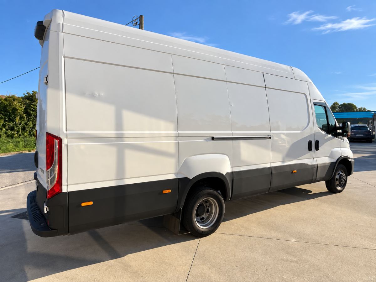 IVECO DAILY 35C16 2.3 156CV L4H3 2019 usata — foto 6