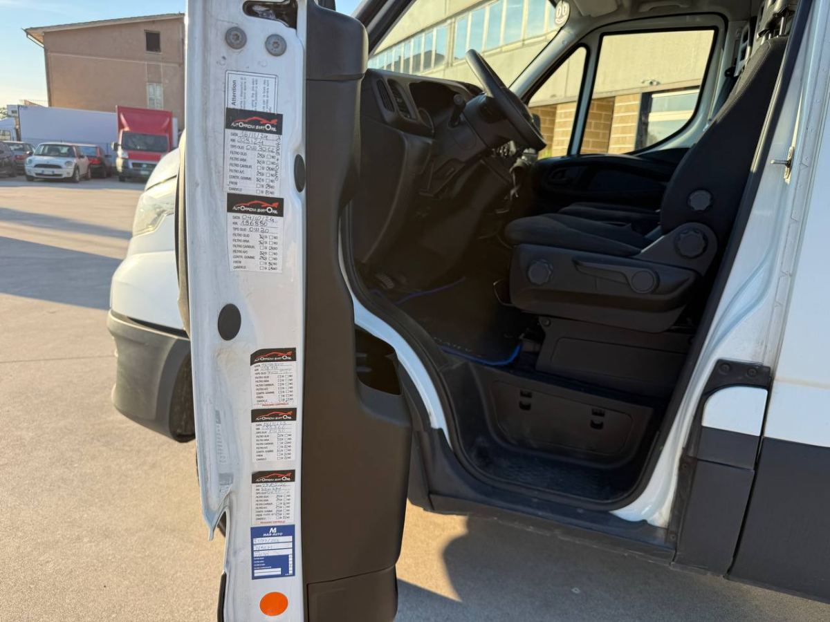 IVECO DAILY 35C16 2.3 156CV L4H3 2019 usata — foto 9
