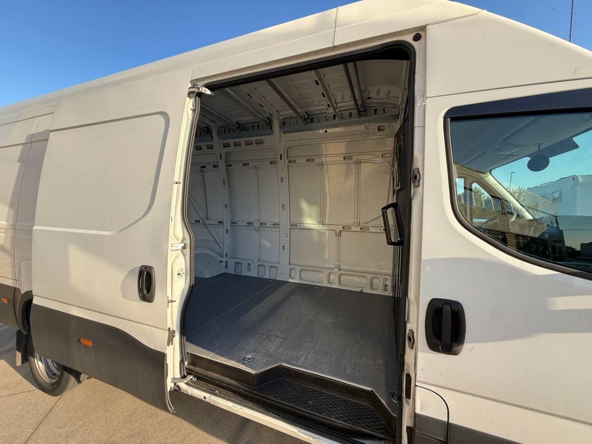 IVECO DAILY 35C16 2.3 156CV L4H3 2019 usata — foto 12